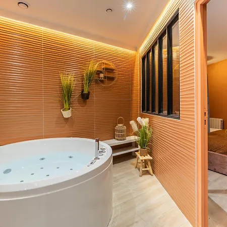 Apartment Marais Pompidou 3e, Jacuzzi, 2 Chambres, 4 A 6p *