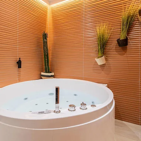 Marais Pompidou 3e, Jacuzzi, 2 Chambres, 4 A 6p Apartment